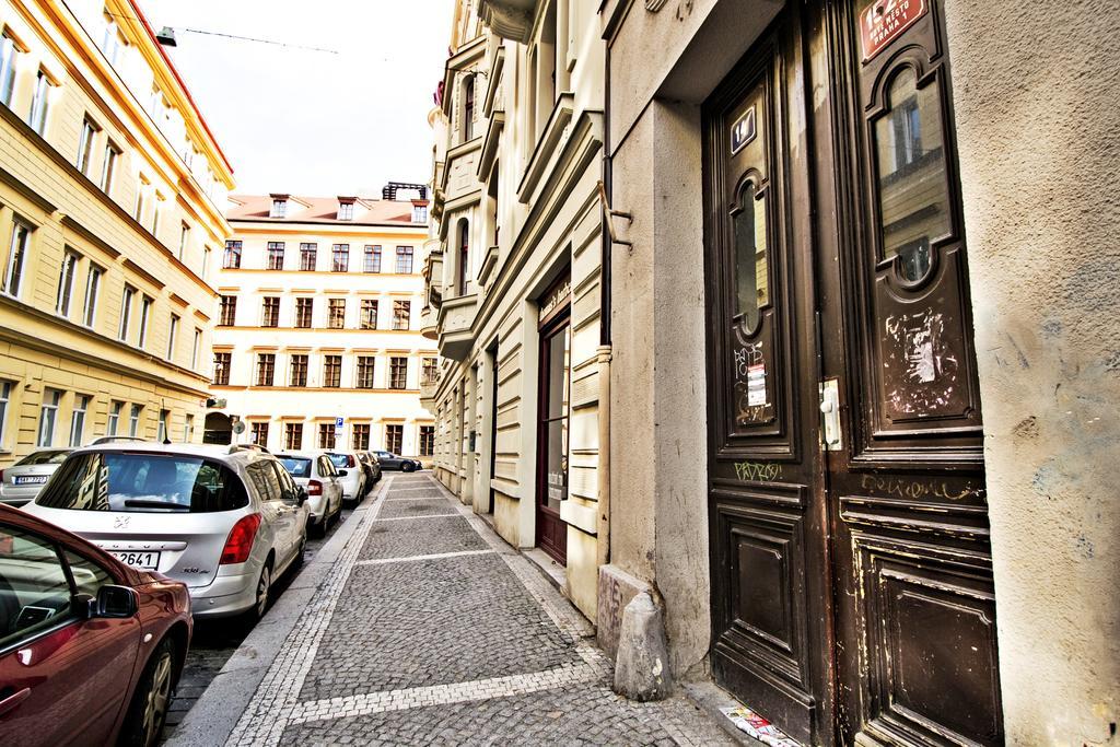 Business Class Ruterra Suite Praha Bagian luar foto