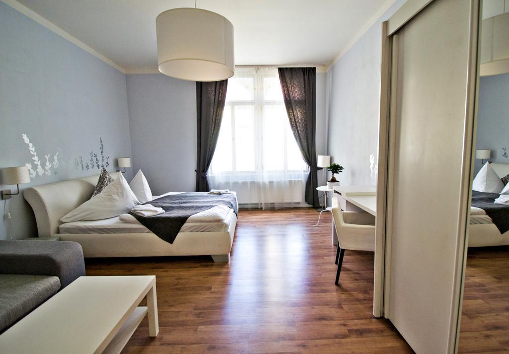 Business Class Ruterra Suite Praha Bagian luar foto