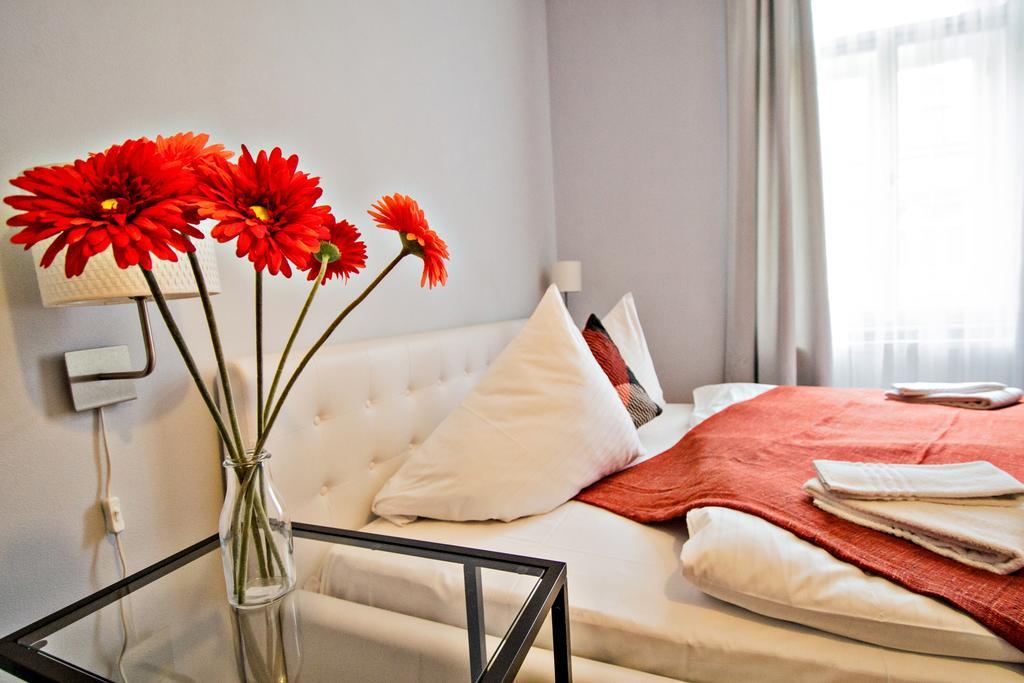 Business Class Ruterra Suite Praha Bagian luar foto